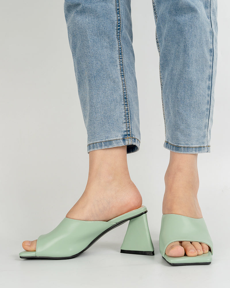 Minimalist Solid Color Chunky Heel Sandals