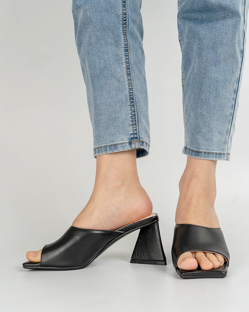 Minimalist Solid Color Chunky Heel Sandals