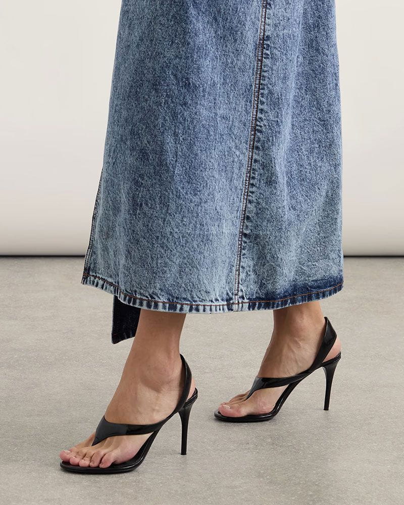 Infradito Sandals in Laminated Leather