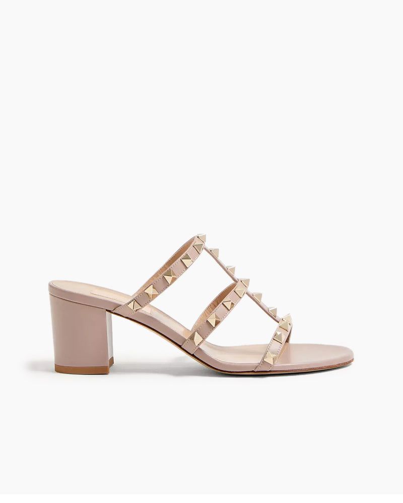 Woman Rockstud Leather Sandal